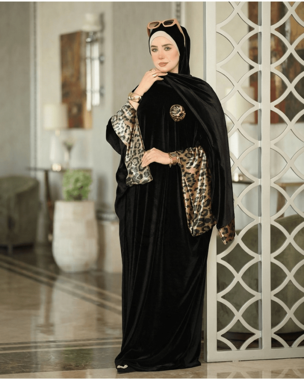 إسدال آصال قطيفة مطعّم بتايجر – 2017 - Huduum